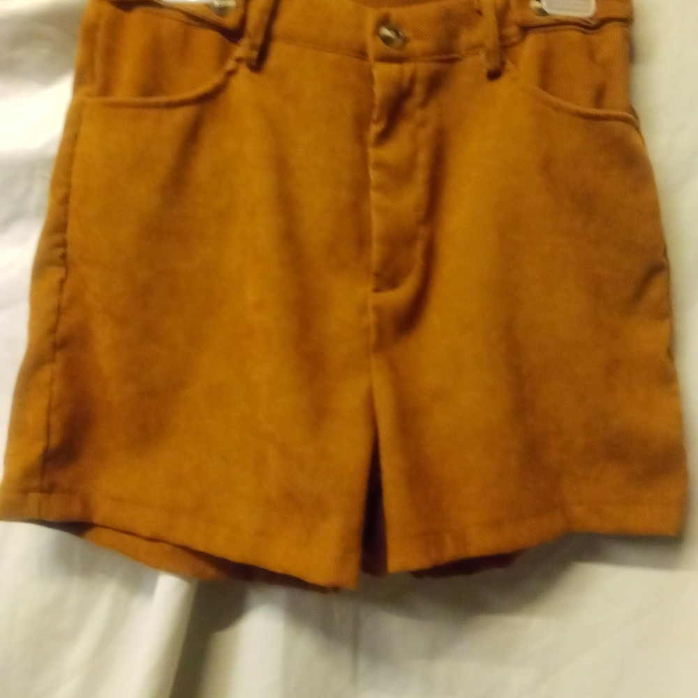Solid Brown Corduroy Cuffed Shorts. Size L. NWT.